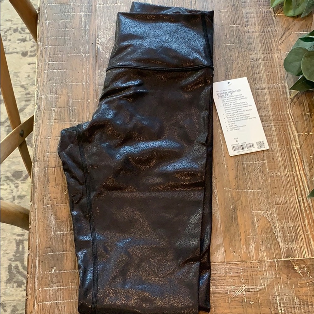 NWT Lululemon wunder Under black foil